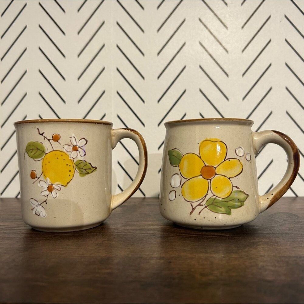 Vintage 2 NORLEANS Stoneware Speckled Mugs Hand Painted Yellow Flower Lemon 70's